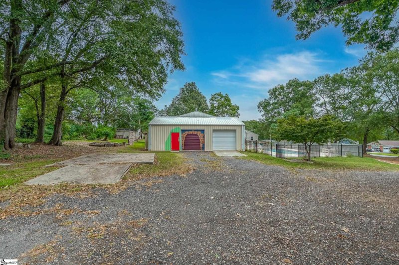 Property image 4 of 13 Meadors Avenue in Augusta Acres, Greenville, SC 29605