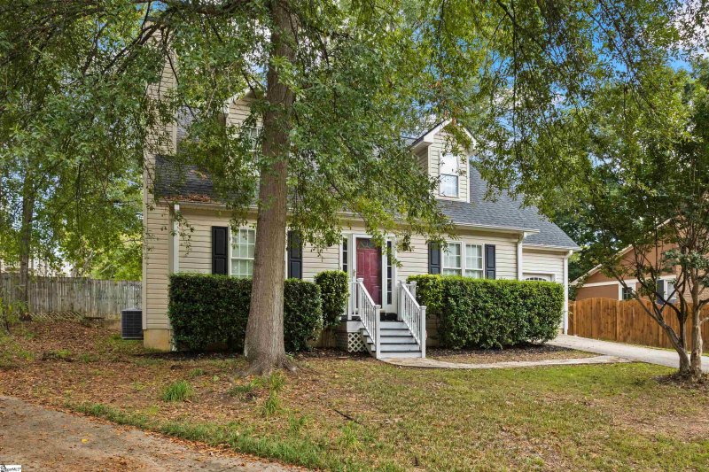Property image 2 at 6 Bellamy Court, Taylors, SC 29687