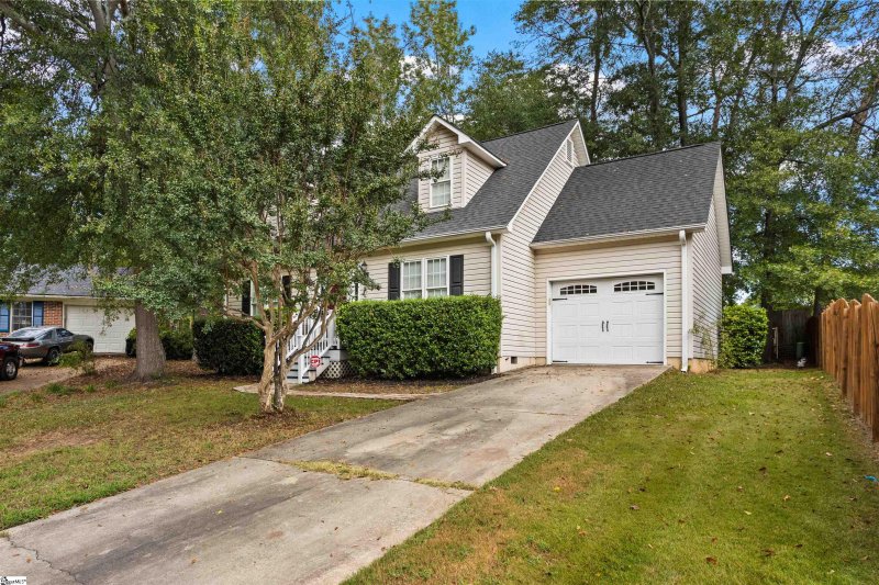 Property image 3 at 6 Bellamy Court, Taylors, SC 29687