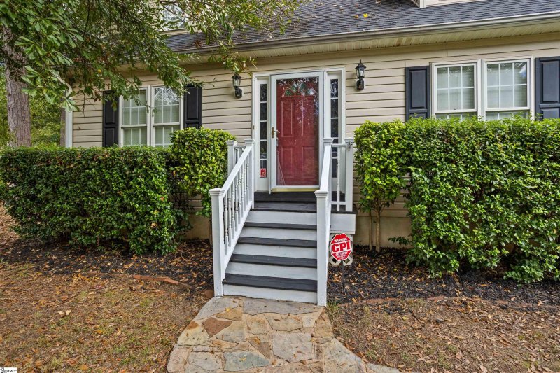 Property image 4 at 6 Bellamy Court, Taylors, SC 29687