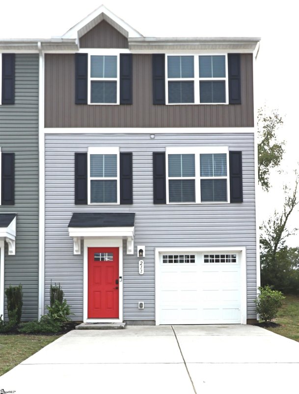 211 Maple Forge Trail