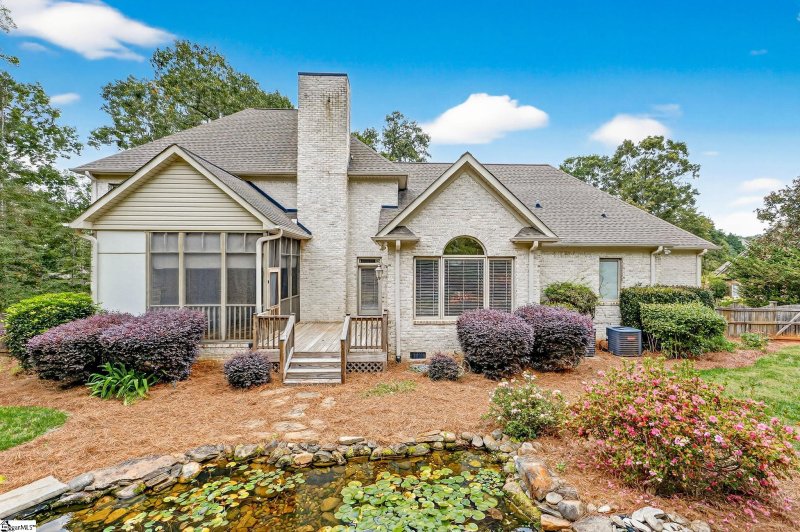 Property image 3 of 907 Sugar Oak Court in Sanibel Oaks, Simpsonville, SC 29680