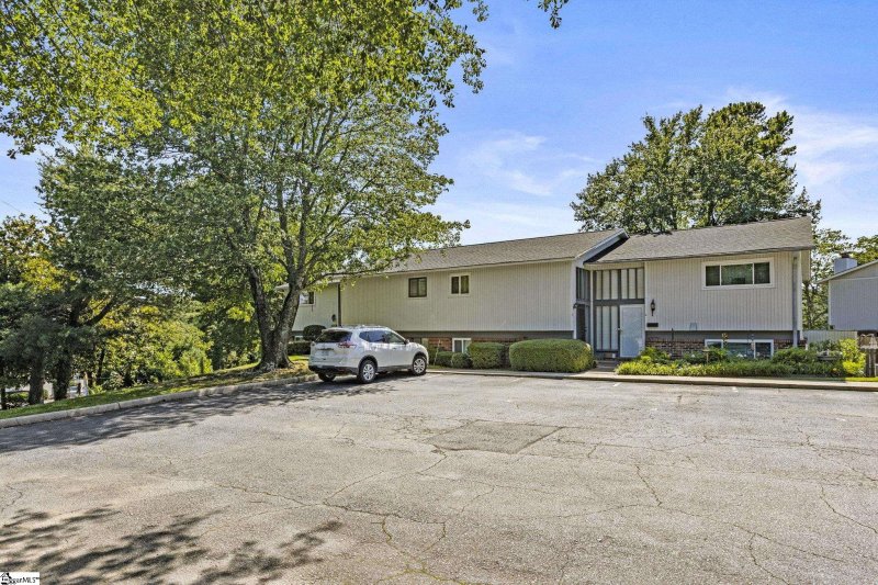 Property image 2 of 1 Briarcreek Place in Briarcreek, Greenville, SC 29615