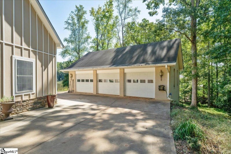 Property image 2 of 114 Locke Lane in Knollwood Heights, Mauldin, SC 29662