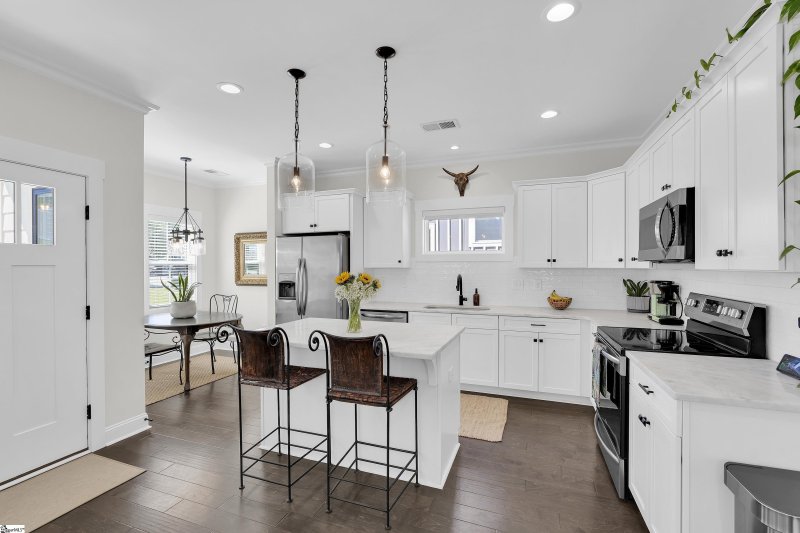 Property image 5 at 16 Ridge Knoll Circle, Greenville, SC 29607