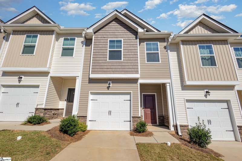 Parkland Townes, Greenville Community