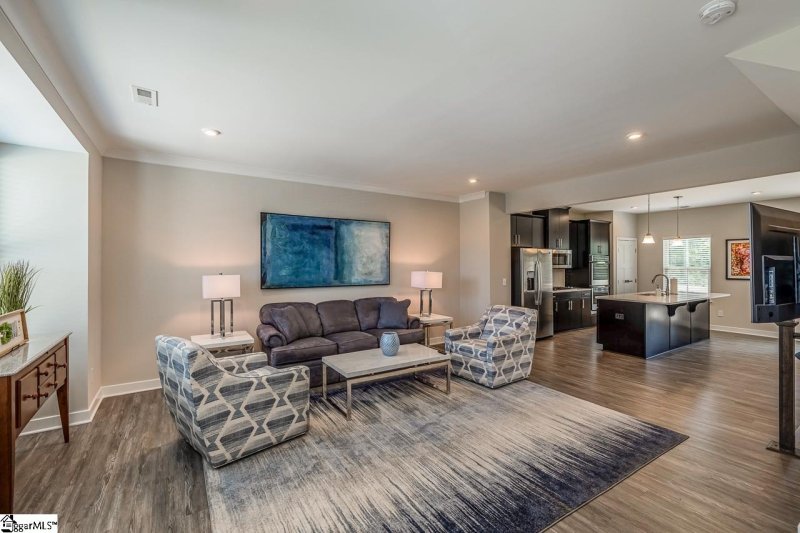 Property image 3 of 147 Eagle Wood Drive in Market Point Townes, Greenville, SC 29607