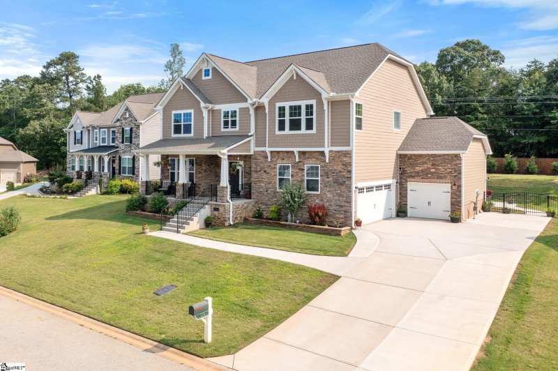 Property image 2 of 116 Eben Way Lane in Weatherstone, Simpsonville, SC 29680