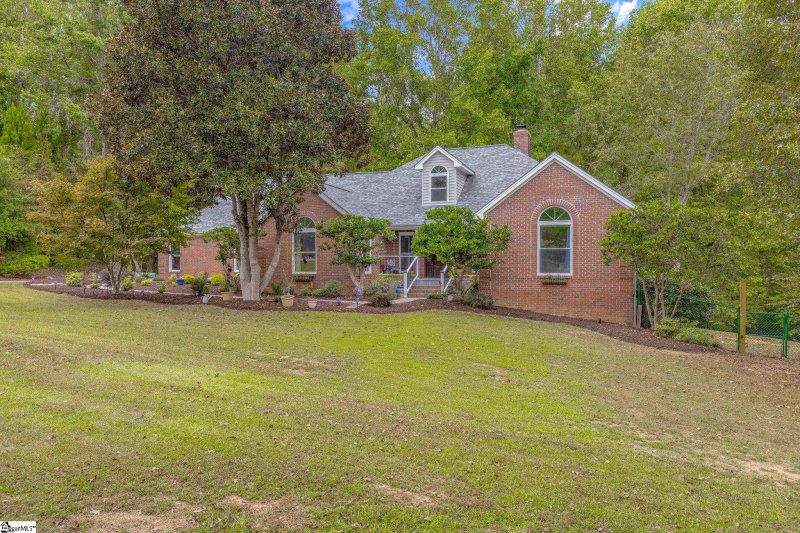 Property image 2 of 252 Ridge Way in Harrison Hills, Simpsonville, SC 29680