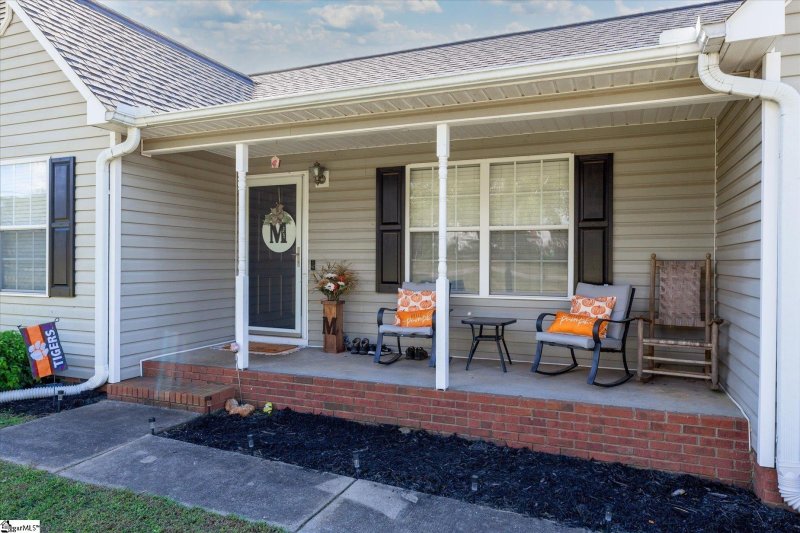 Property image 2 of 111 Emory Road in Windy Knoll, Cowpens, SC 29330