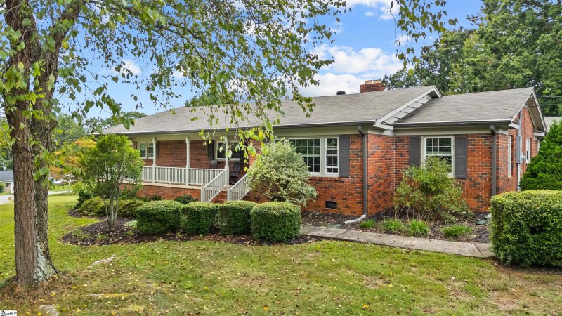 Pleasantburg Forest, Greenville Community