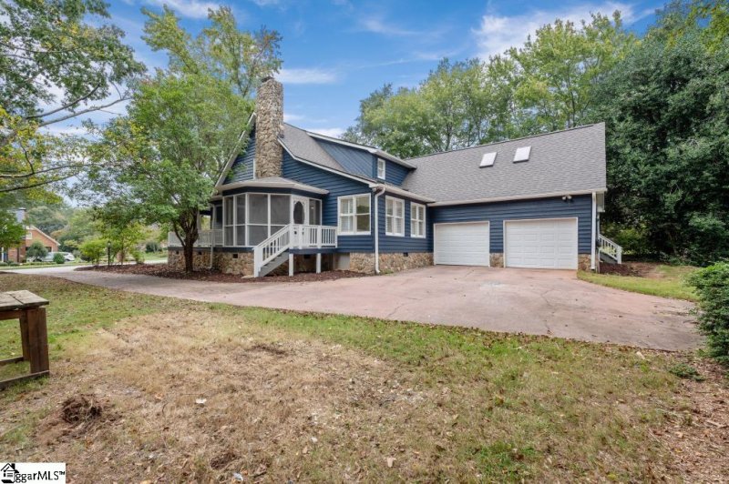 Property image 2 of 118 Nightingale Lane in Forrester Woods, Greenville, SC 29607