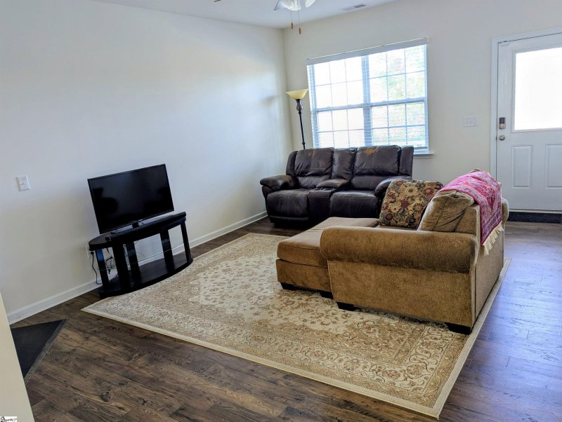 Property image 3 of 1106 Downing Bluff Drive in Howards Park, Simpsonville, SC 29681