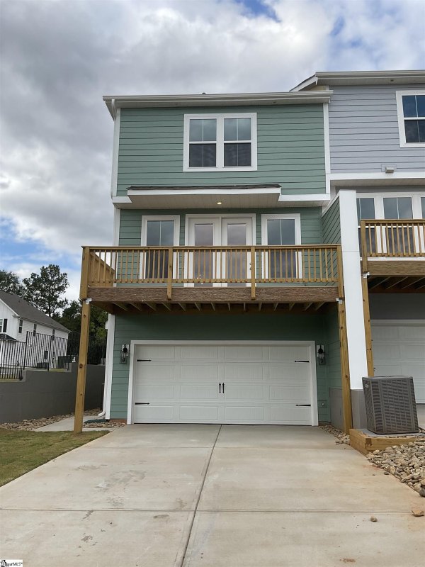 Property image 2 of 402 Encampment Boulevard in The Settlement, Simpsonville, SC 29681