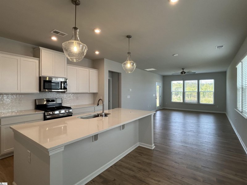 Property image 5 of 146 Gervais Circle in Bridgeport Commons, Greenville, SC 29607