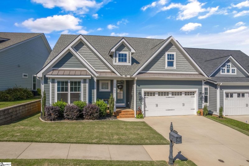 Property image 2 of 405 Yellowbird Street in Stillwaters of Lake Robinson, Taylors, SC 29687