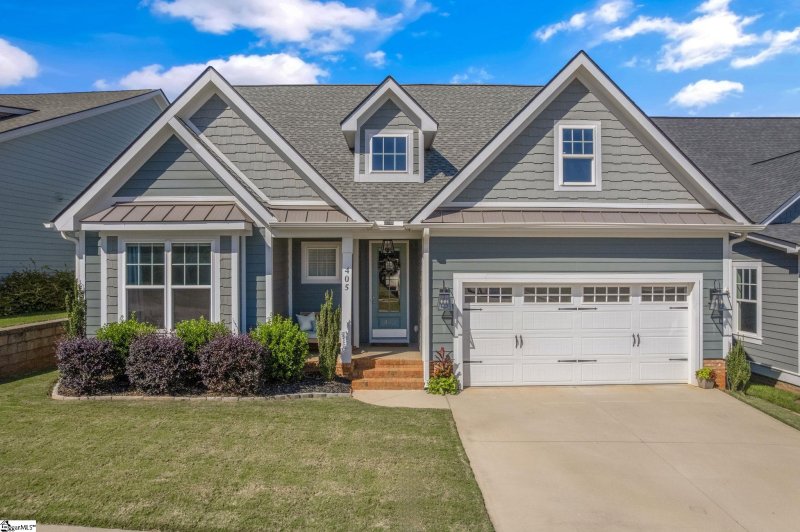 Property image 3 of 405 Yellowbird Street in Stillwaters of Lake Robinson, Taylors, SC 29687