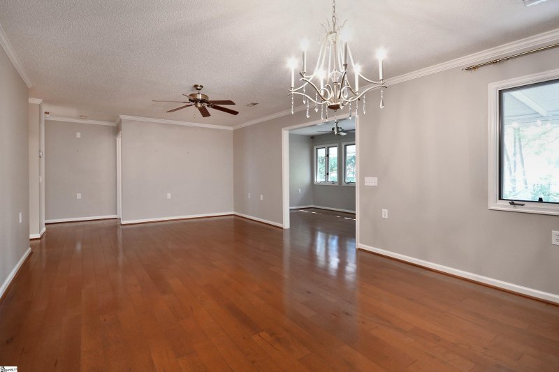 Property image 5 of 19 Woodtrace Circle in Rolling Green Village, Greenville, SC 29615