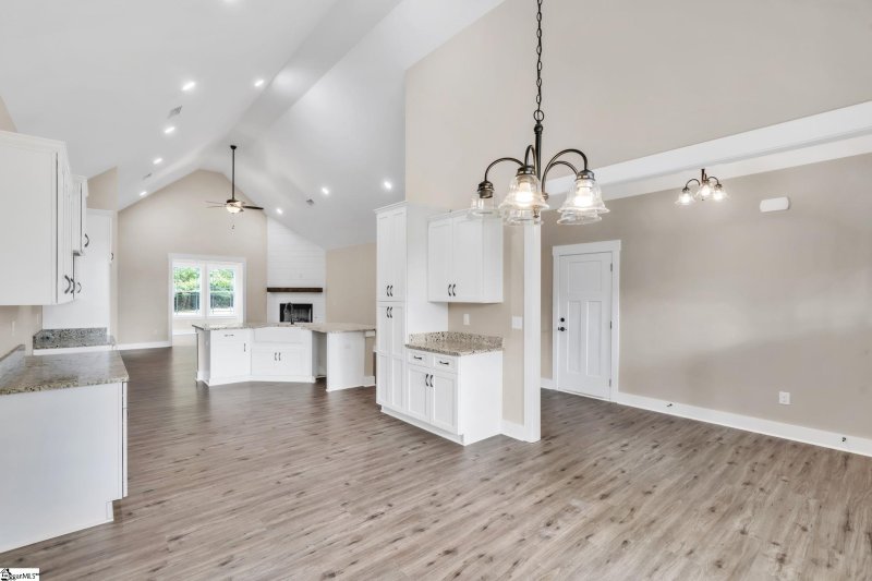Property image 3 of 101 E Peninsula Drive in Lake Rabon Estates, Laurens, SC 29360