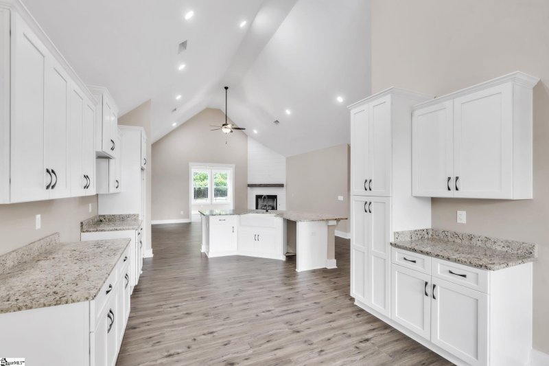 Property image 4 of 101 E Peninsula Drive in Lake Rabon Estates, Laurens, SC 29360