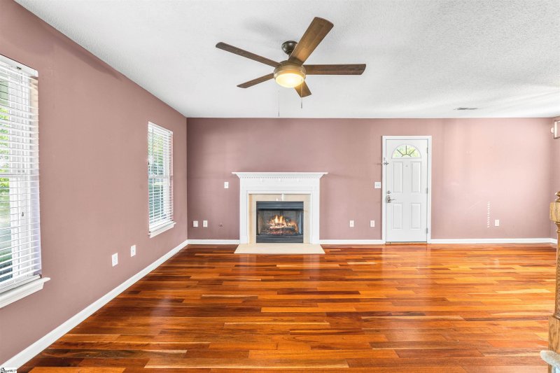 Property image 4 of 316 Springfield Circle in Springfield Plantation, Easley, SC 29642