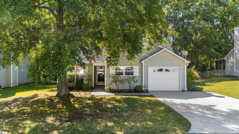 Property image 3 of 242 Birds Eye View in Eagle Pointe, Boiling Springs, SC 29316