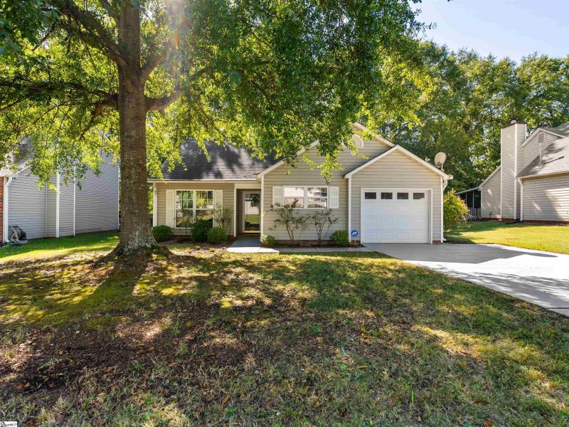Property image 4 of 242 Birds Eye View in Eagle Pointe, Boiling Springs, SC 29316