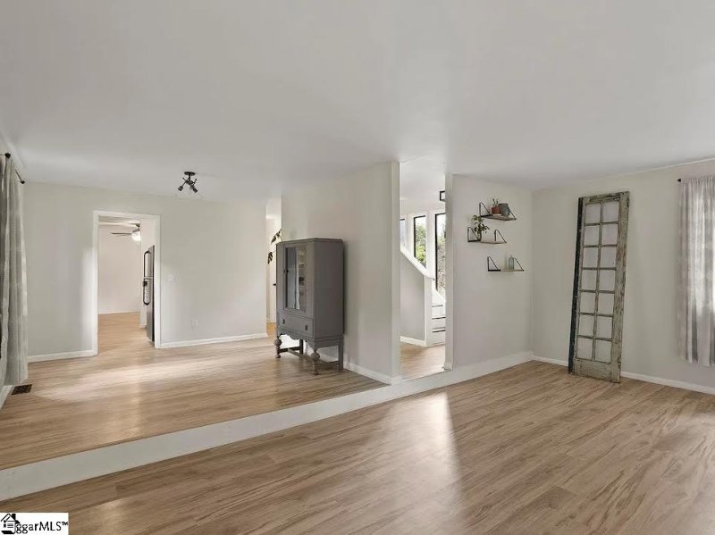 Property image 4 of 1201 Winding Way in Peppertree, Taylors, SC 29607