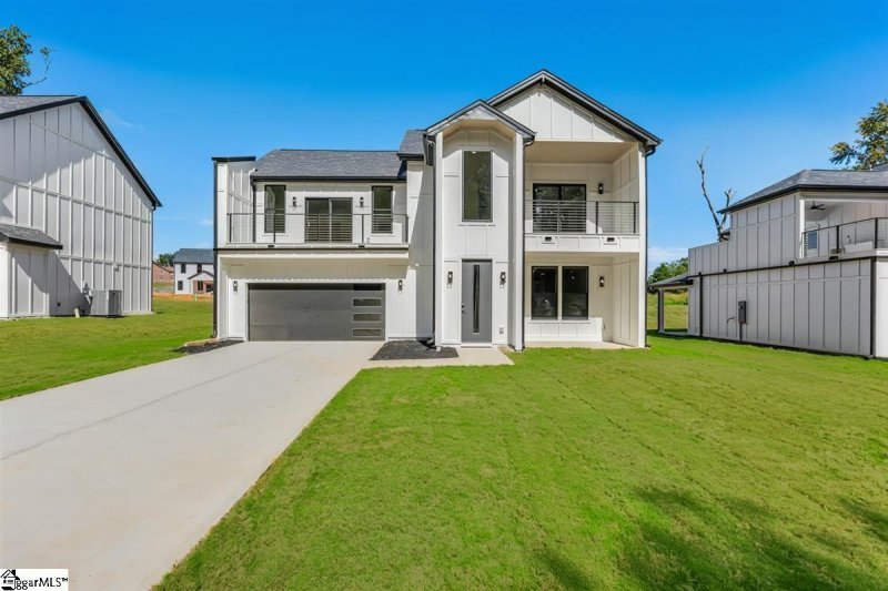 Property image 2 of 185 Eastbrook Drive in Cameron Oaks, Woodruff, SC 29388-1644