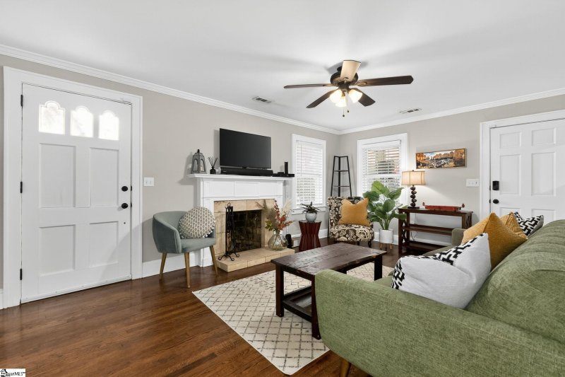 Property image 5 of 9 Virnelle Street in Nicholtown, Greenville, SC 29607