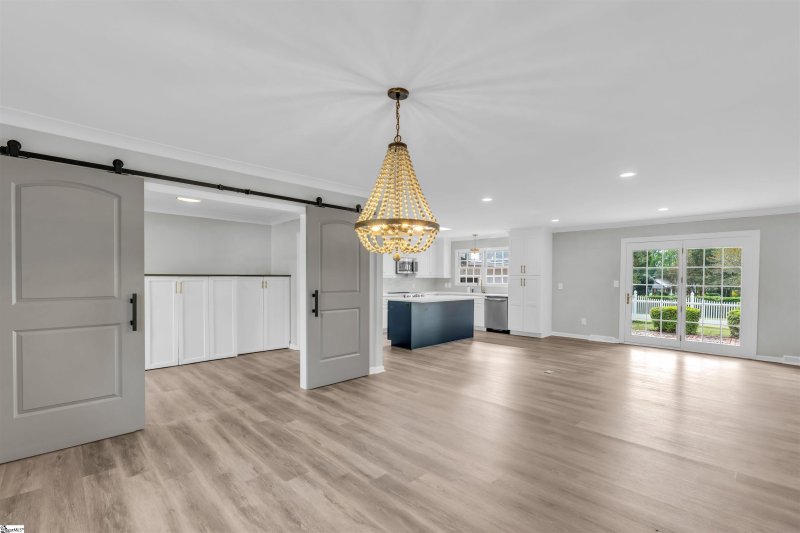 Property image 3 of 110 Leyswood Drive in Wade Hampton Gardens, Greenville, SC 29615