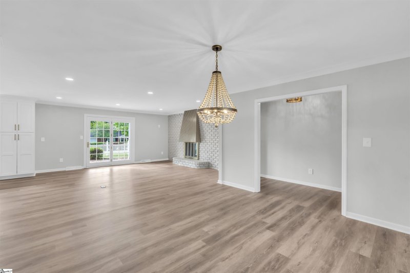 Property image 4 of 110 Leyswood Drive in Wade Hampton Gardens, Greenville, SC 29615