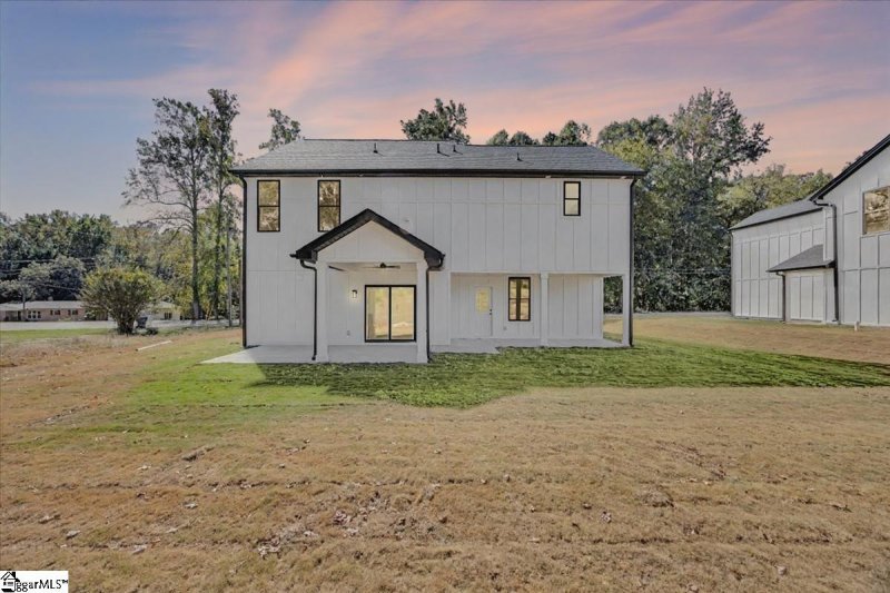 Property image 2 of 197 Eastbrook Drive in Cameron Oaks, Woodruff, SC 29388