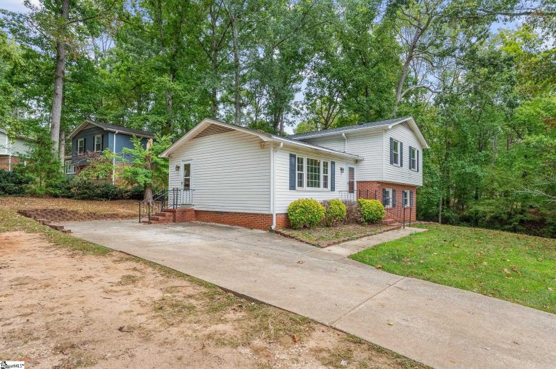 Property image 3 of 412 Tebblewood Drive in Westwood, Simpsonville, SC 29680