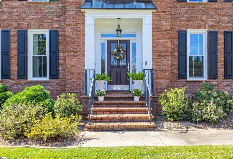 Property image 2 of 7 Wildflower Court in Roper Mountain Estates, Greenville, SC 29615