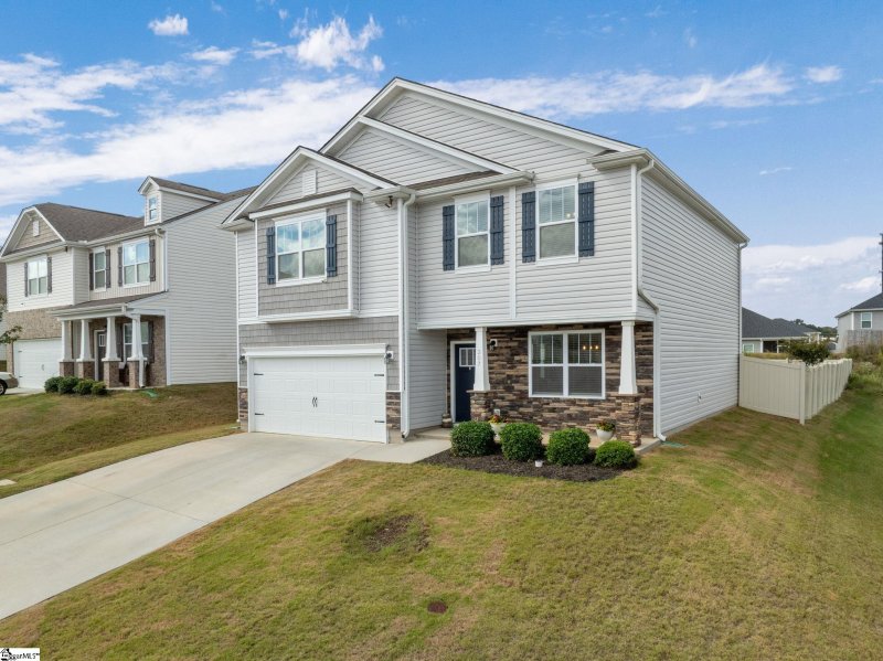 Property image 3 of 207 Rockway Road in Hartridge Manor, Simpsonville, SC 29680