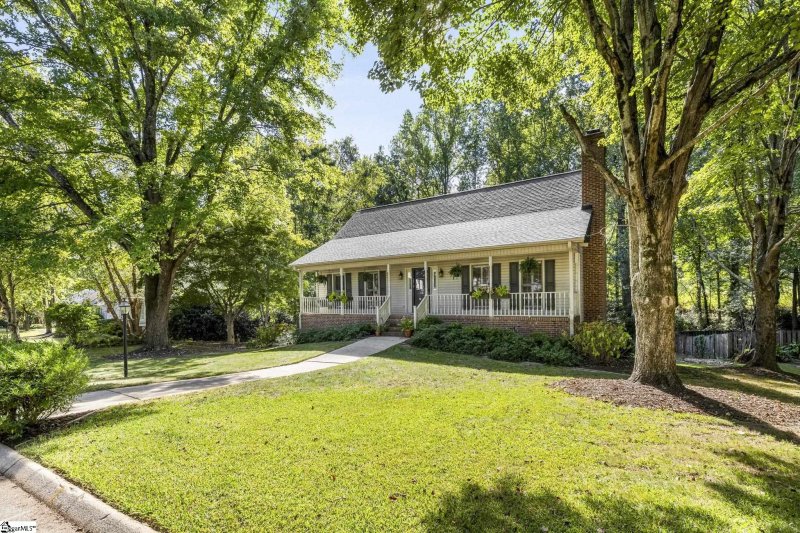 Property image 3 of 232 Hardwood Road in Meadowbrooke, Greenville, SC 29607