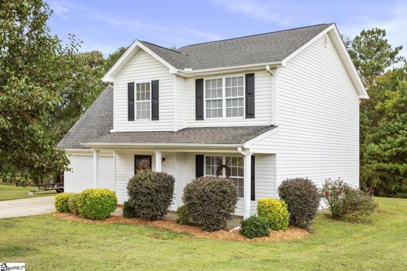 Property image 2 of 102 Lochenshire Place in Crestland, Belton, SC 29627