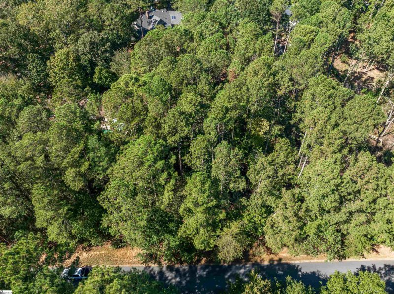 Property image 4 of 301 Carolina Club Drive in Carolina Country Club, Spartanburg, SC 29306