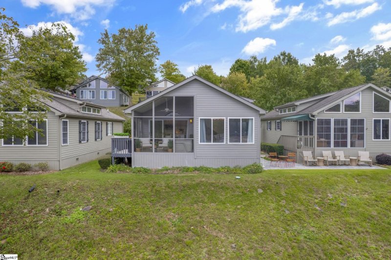 Property image 2 of 1230 Melton Road in Backwater Landing, West Union, SC 29696