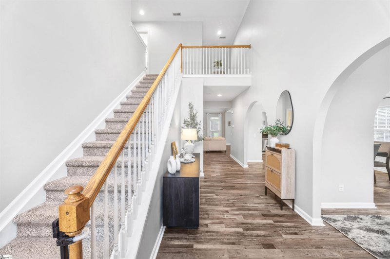 Property image 5 of 402 Rolling Pines Lane in Woodsberry, Duncan, SC 29334