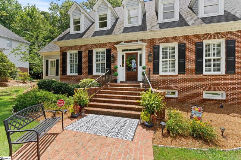 Property image 3 of 104 Lady Banks Lane in Thornblade, Greer, SC 29650