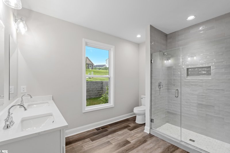 Property image 5 of 709 Rockcliff Street in Brook Ridge Hills, Greenville, SC 29617