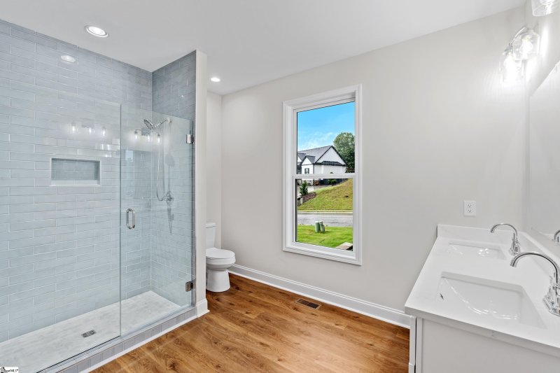 Property image 5 of 711 Rockcliff Street in Brook Ridge Hills, Greenville, SC 29617