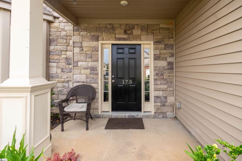 Property image 2 of 173 Haverhill Lane in Rose Hill, Easley, SC 29642