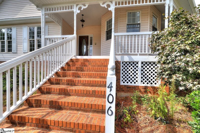Property image 3 of 406 Stonewall Drive in Stonewall Creek, Easley, SC 29642