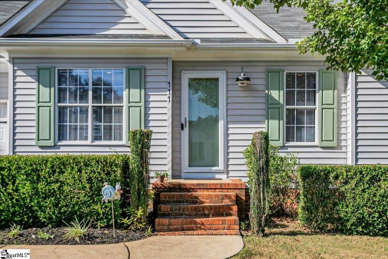 Property image 2 of 111 Autumnwood Way in Dunwoody Oaks, Simpsonville, SC 29681