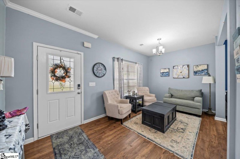 Property image 5 of 424 All Seasons Drive in Clairmont Estates, Boiling Springs, SC 29316