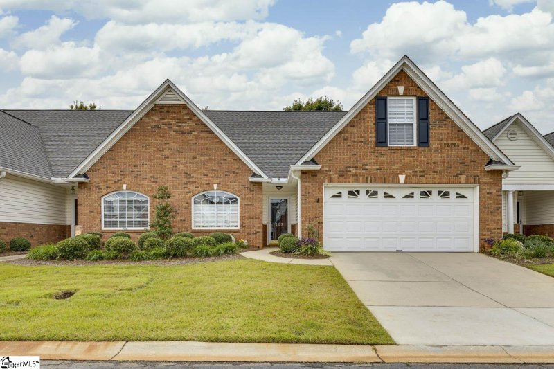Ivybrooke, Greenville Community