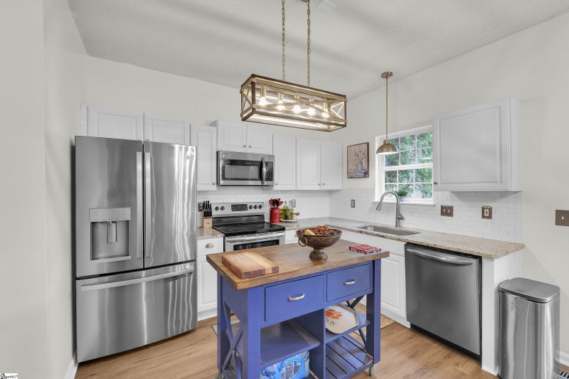 Property image 3 of 111 Golden Crest Court in Vineyard at Planters Row, Mauldin, SC 29662